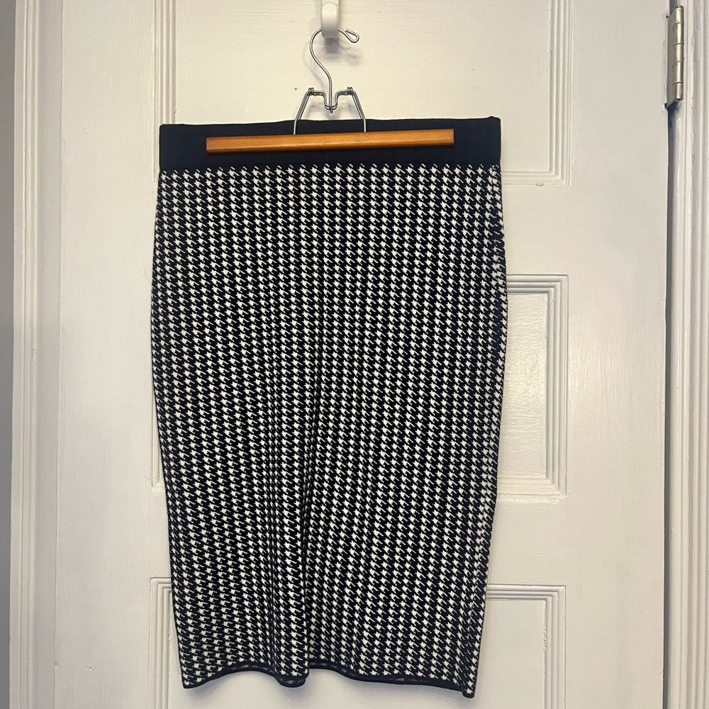Ann Taylor navy blue pattern midi skirt
